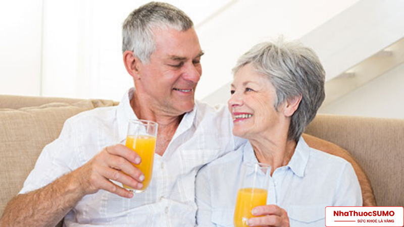 Người già uống Vitamin E và Vitamin C cùng lúc giúp giảm rõ rệt nguy cơ bị Alzhiemer
