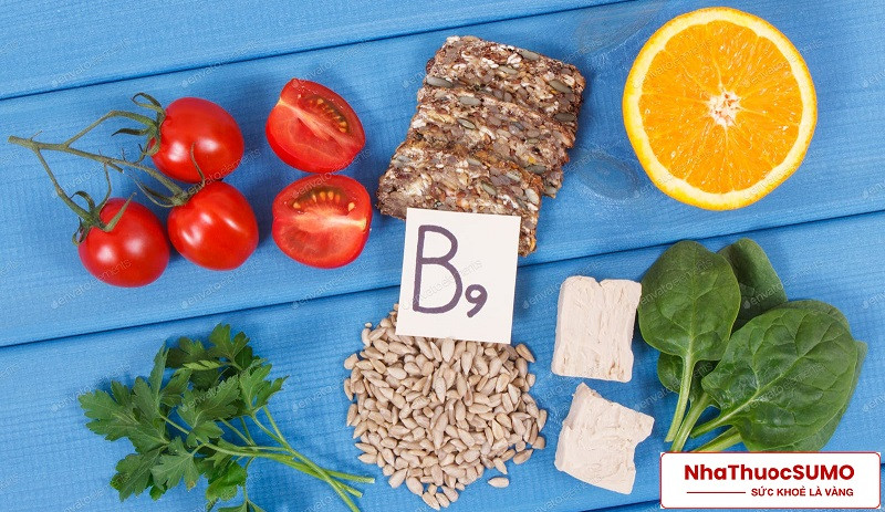 Vitamin B9 có tên gọi khác là Axit Folic (Folate), được tìm thấy trong một số loại rau và đậu